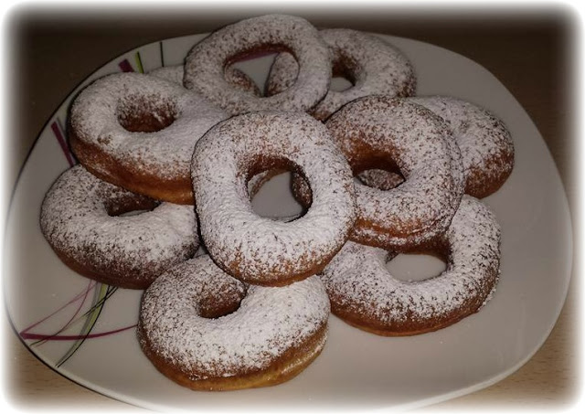 Doughnuts (Hefe-Donuts) – Stefanie Reichel